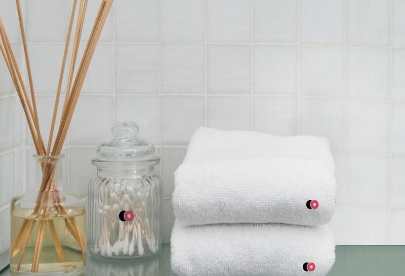 ホテル Oyo 79355 Collection O  Adona