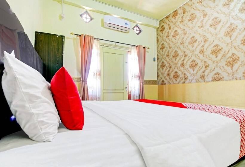 בית מלון כפרי Oyo 90307 Fj Alfaeyza Kost