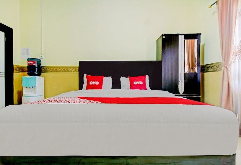 בית מלון כפרי Oyo 90307 Fj Alfaeyza Kost
