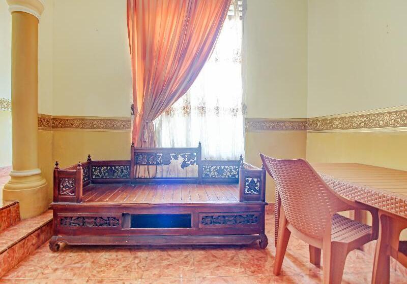 בית מלון כפרי Oyo 90307 Fj Alfaeyza Kost