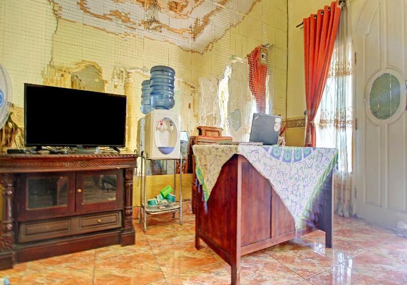 هتل Oyo 90307 Fj Alfaeyza Kost