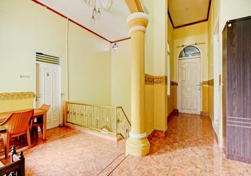 בית מלון כפרי Oyo 90307 Fj Alfaeyza Kost