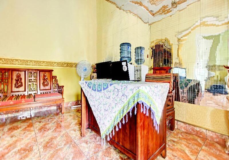 בית מלון כפרי Oyo 90307 Fj Alfaeyza Kost