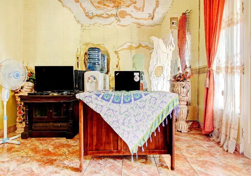 בית מלון כפרי Oyo 90307 Fj Alfaeyza Kost