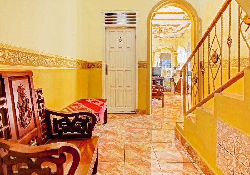 בית מלון כפרי Oyo 90307 Fj Alfaeyza Kost