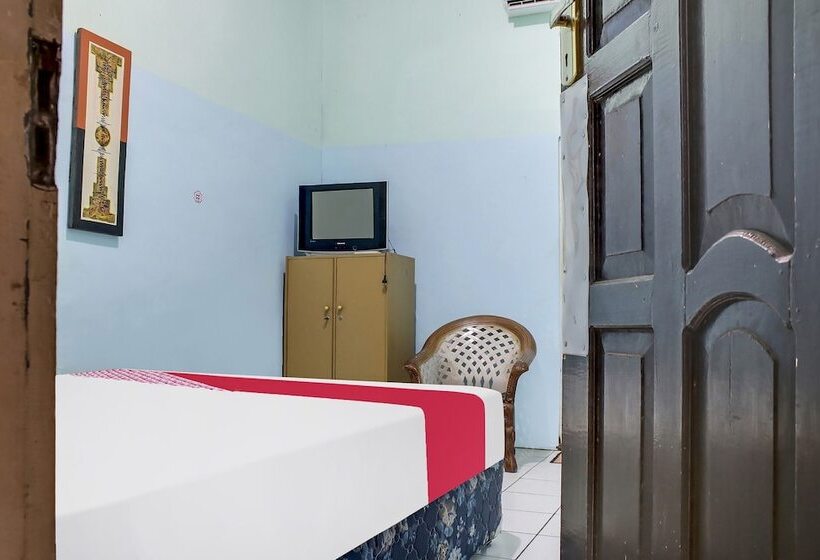 Отель Oyo 90316  Candri Pelaihari