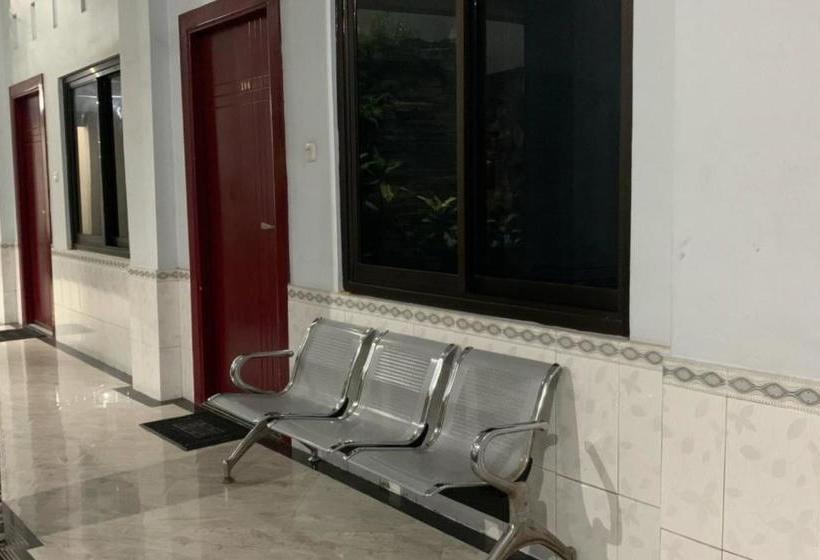 酒店 Oyo 90317 Wisma Kartini 2 Syariah