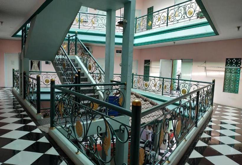 Отель Oyo 90323 Wisma Puspita Syariah