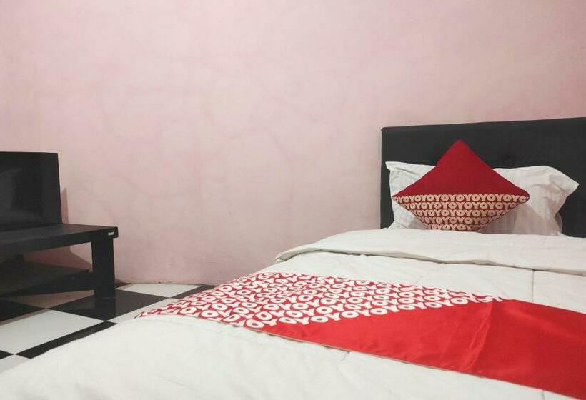 Отель Oyo 90323 Wisma Puspita Syariah