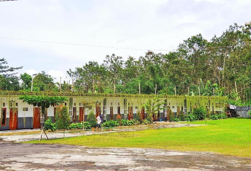 בית מלון כפרי Oyo 90328 Penginapan A3