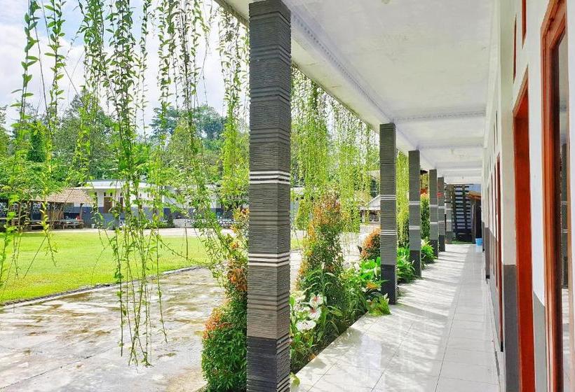 בית מלון כפרי Oyo 90328 Penginapan A3