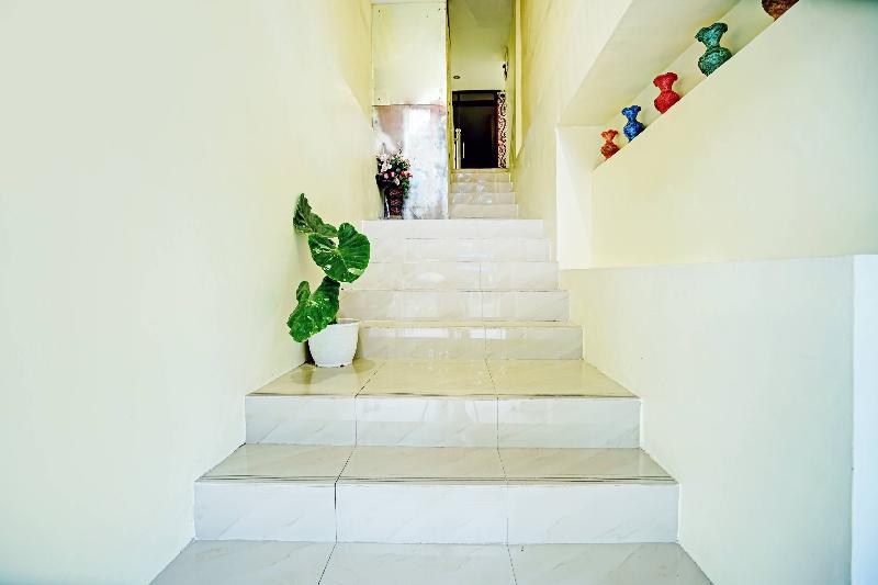 Отель Oyo 90331  Toba Shanda