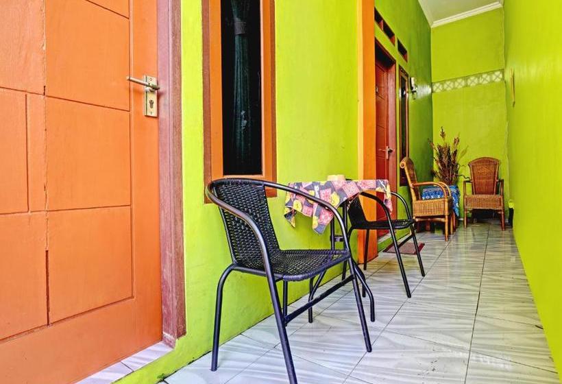 Отель Oyo 90332 Puri Pembangunan Residence Syariah