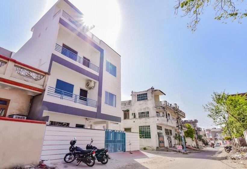 ホテル Oyo Jai1273 Rayal Inn