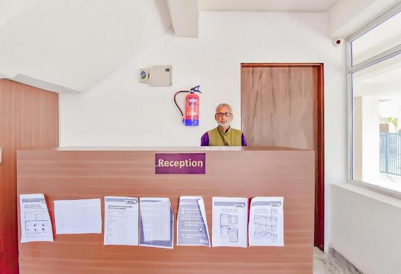 ホテル Oyo Jai1273 Rayal Inn