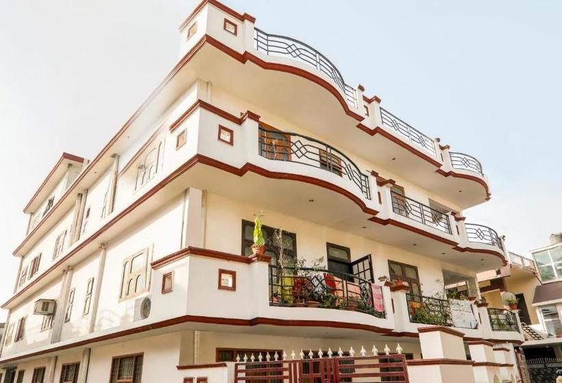 בית מלון כפרי Oyo Lck1245 Classio