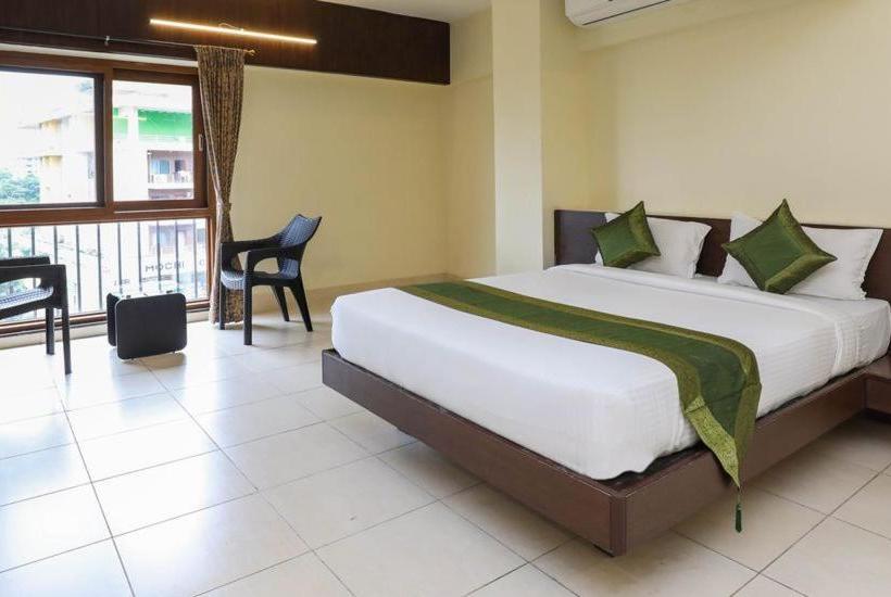 בית מלון כפרי Pratham Inn By Downtown S