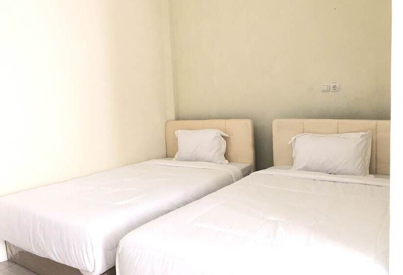 هتل Reddoorz Near Alun Alun Sidoarjo