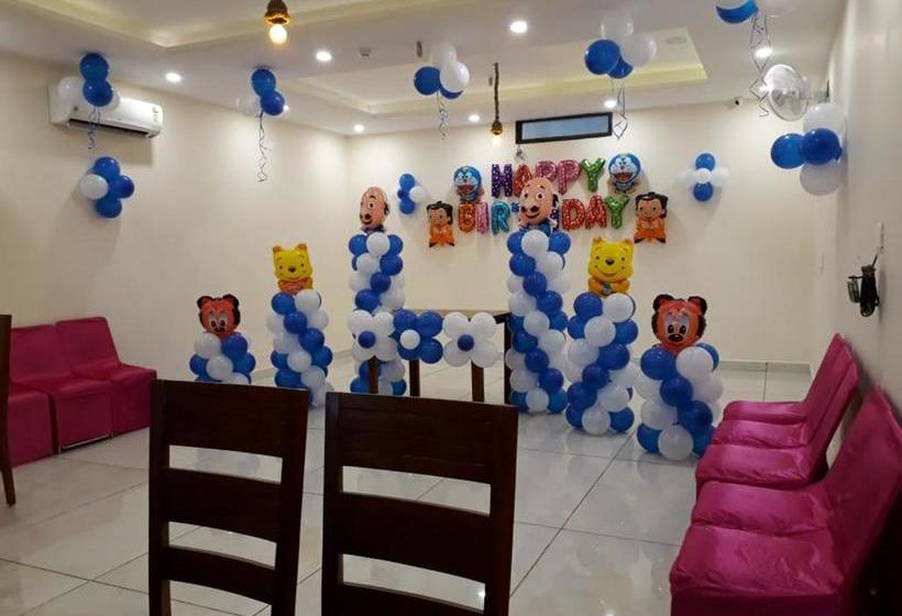 בית מלון כפרי Wisteria  Main Highway