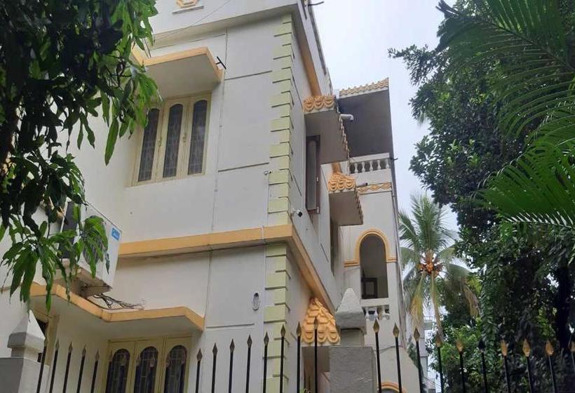 호텔 Sai Gourav Residence