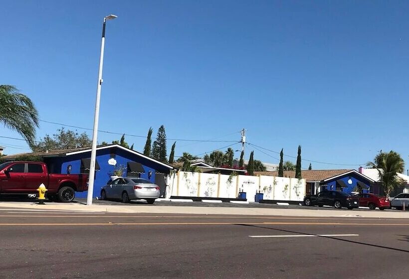 Отель Sir David Guesthouse   Adults Only