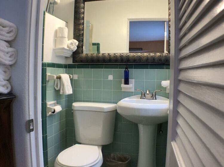 Отель Sir David Guesthouse   Adults Only