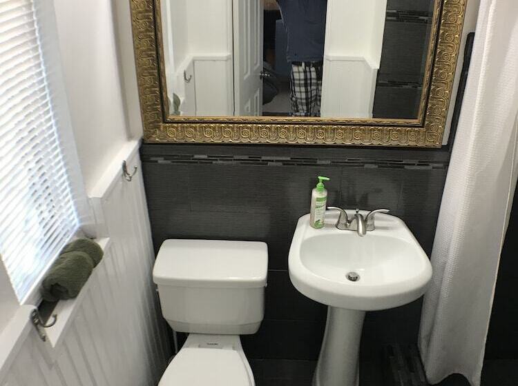 Отель Sir David Guesthouse   Adults Only