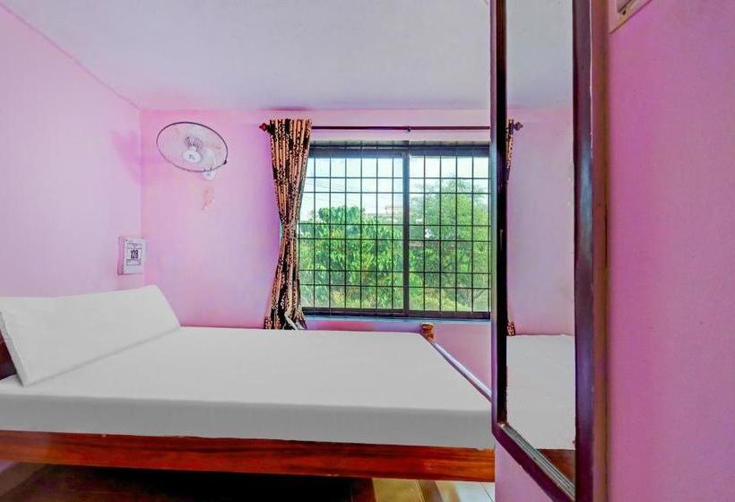 בית מלון כפרי Spot On 79093  Half Moon