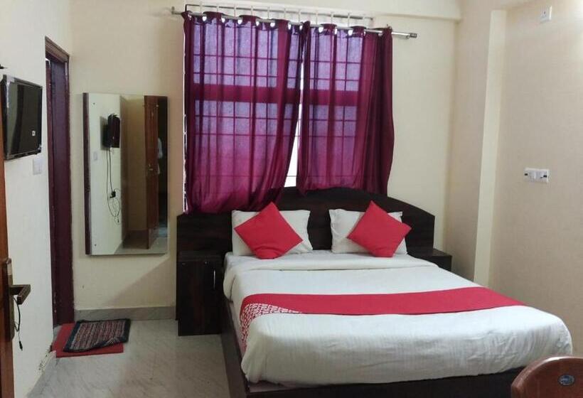 בית מלון כפרי Staymaker Srinivasa Residency