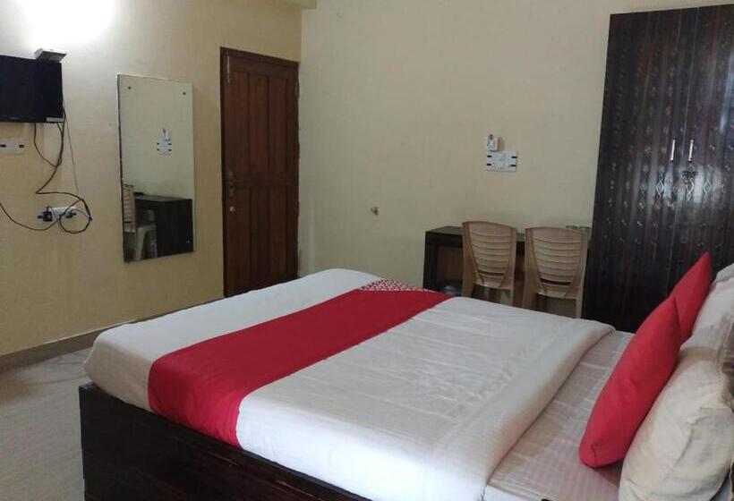 בית מלון כפרי Staymaker Srinivasa Residency