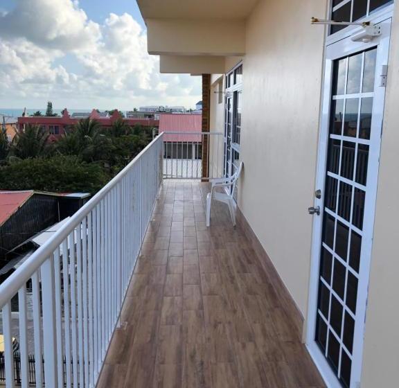 בית מלון כפרי Sun Shine San Pedro