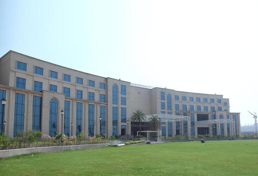 ホテル The Gaurs Sarovar Premiere