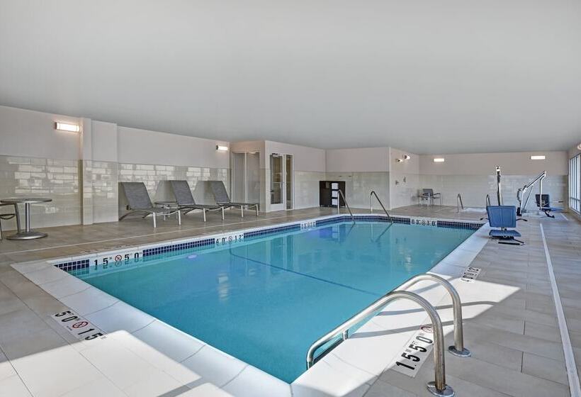 هتل Towneplace Suites By Marriott Grand Rapids Wyoming