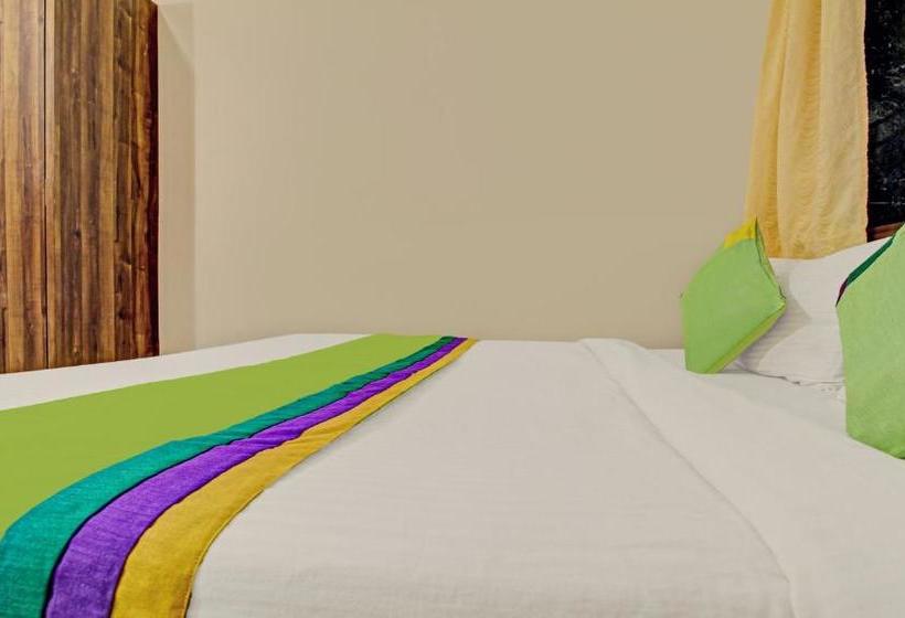 Отель Green Woods 1 Km From Main Market