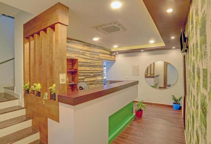 Отель Treebo Trip Majestic Inn Thampanoor