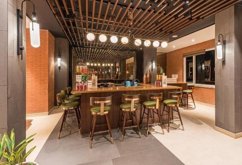 בית מלון כפרי Udaan Himalayan Suites And Spa