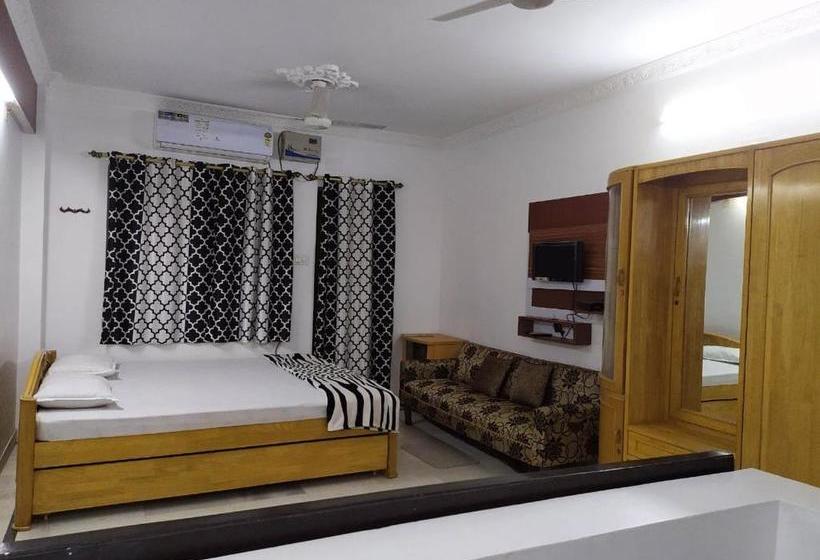 Отель Vamoose Badri Villa