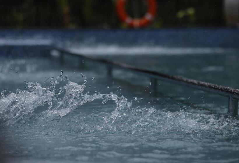 Отель Vanya By Citrine