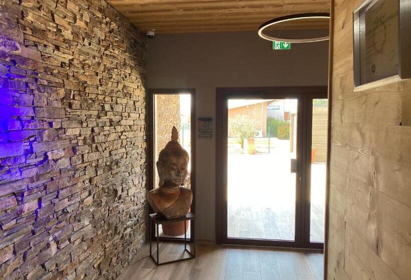 בית מלון כפרי World