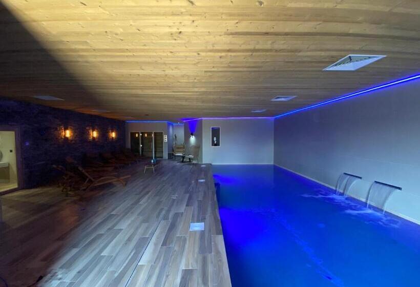 בית מלון כפרי World