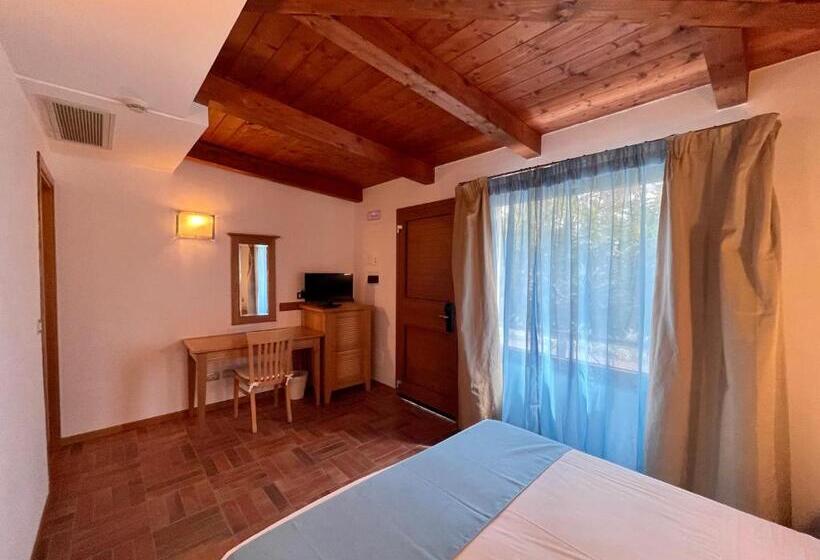 Le Mandrelle Beach Resort