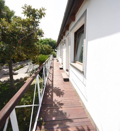 Le Mandrelle Beach Resort