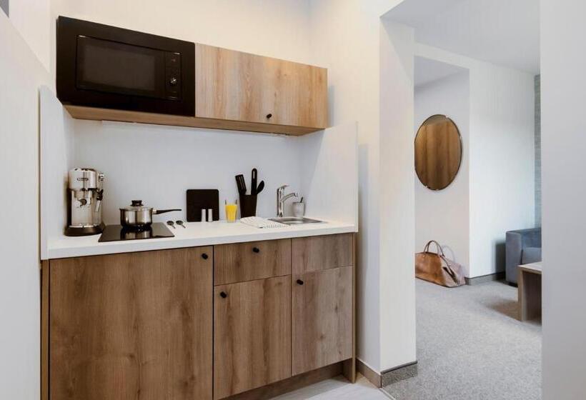 Maakt Hotel & Apartments