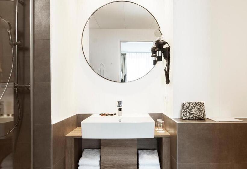 Maakt Hotel & Apartments