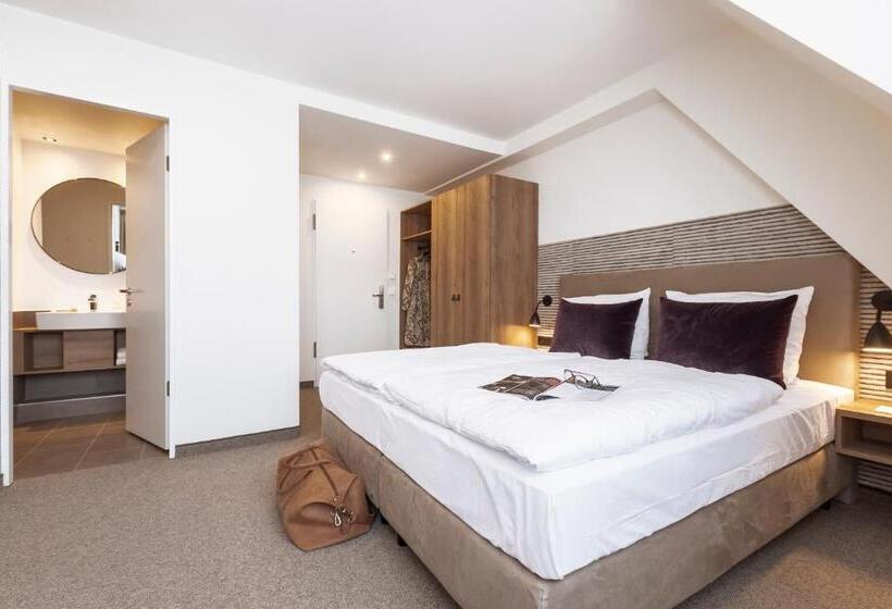 Maakt Hotel & Apartments