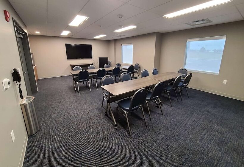 Microtel Inn & Suites By Wyndham Milford