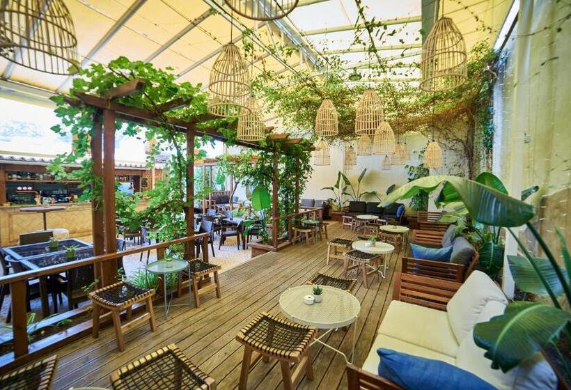 بنسيون Alvorkitecenter Guesthouse