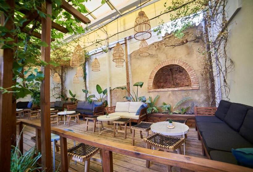 بنسيون Alvorkitecenter Guesthouse