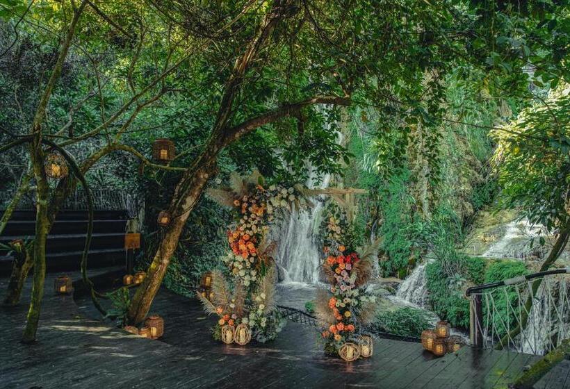 استراحتگاه Avana Retreat