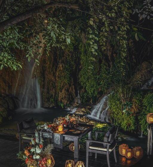 استراحتگاه Avana Retreat